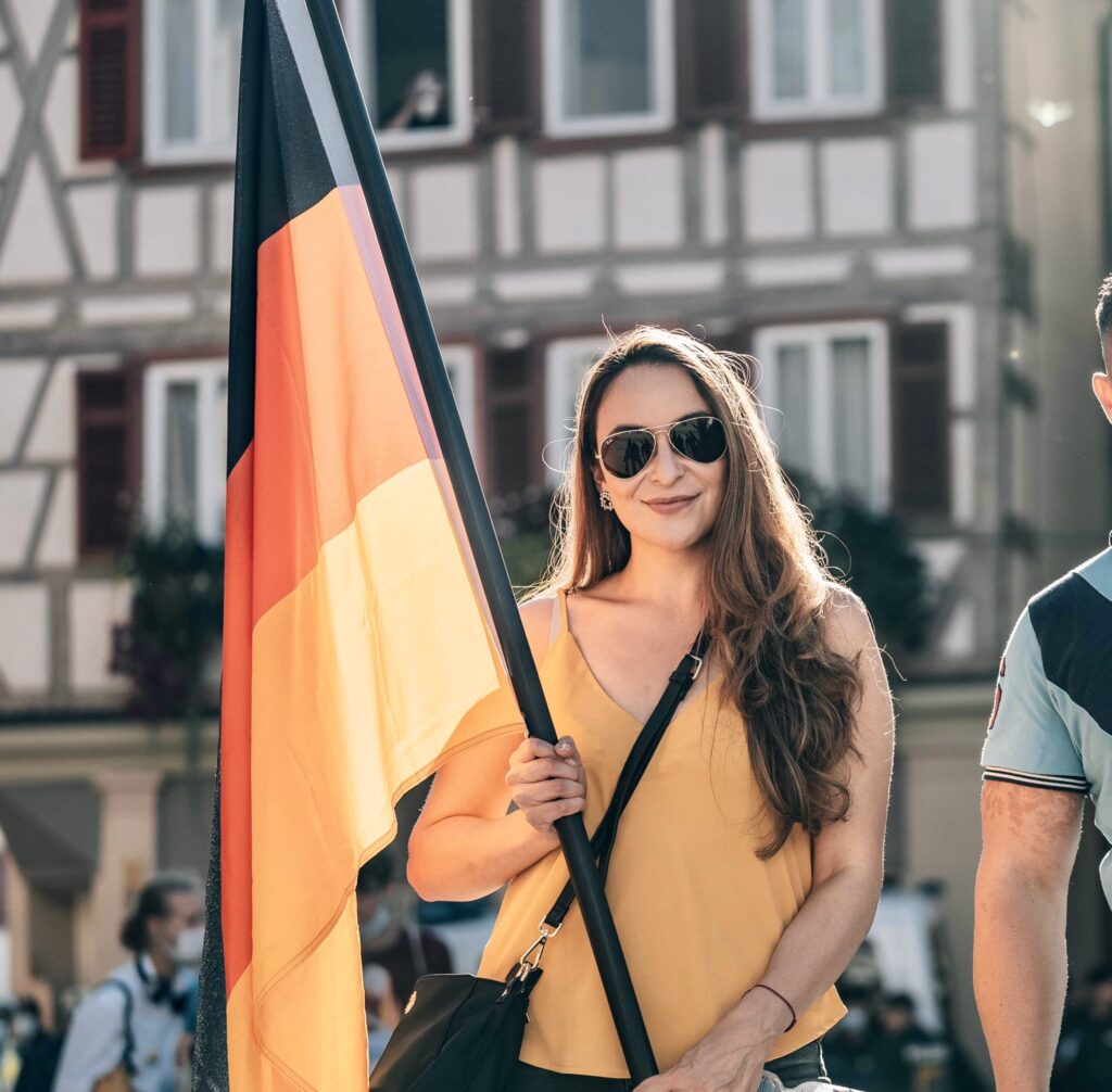 Mary Khan-Hohloch Herkunft